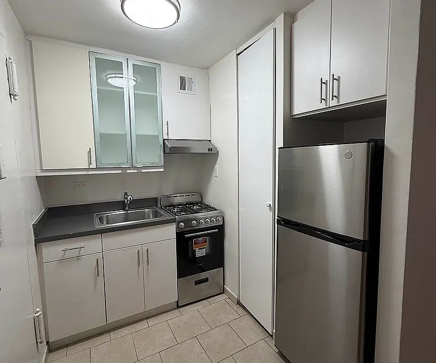 2nd image of 95-08 65th Rd #5B