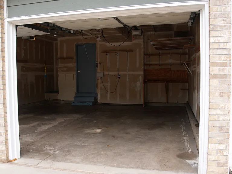 2419 S Gray Dr — Photo 34
