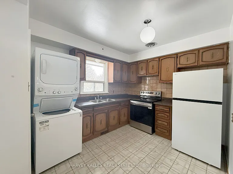 214 Dixon Rd — Photo 5