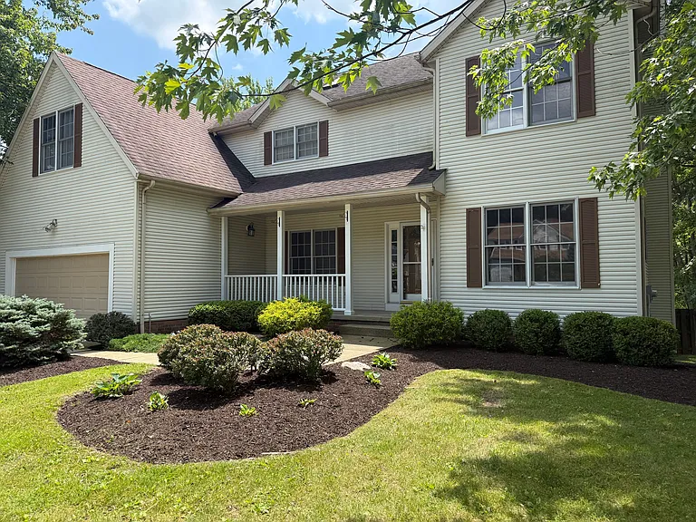 678 Union Dr — Photo 7