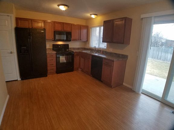 4th image of 2808 W 98th Dr