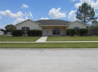 1208 Spanish Oak Ln, Plant City, FL 33563