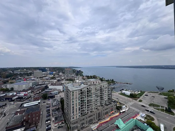 39 Mary St #2107, Barrie, ON L4N 1S9