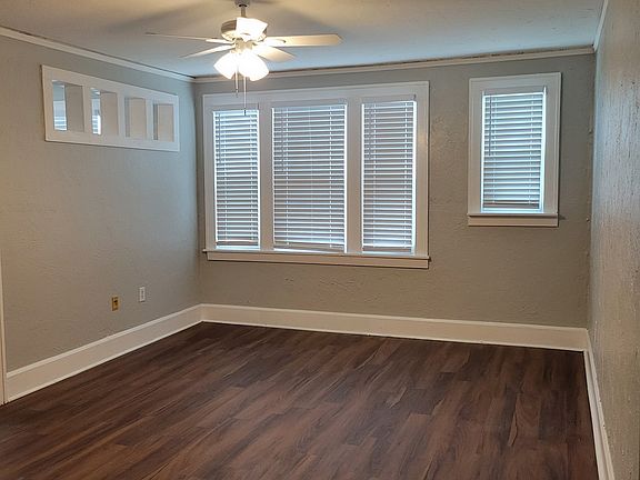 3rd image of 226 13th Ave NE APT 16