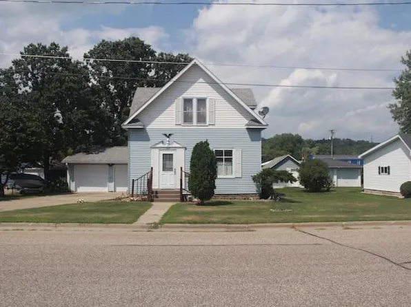 424 W Broadway St, Blair, WI 54616