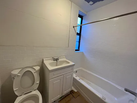 Rented by Bruma Realty LLC | media 10