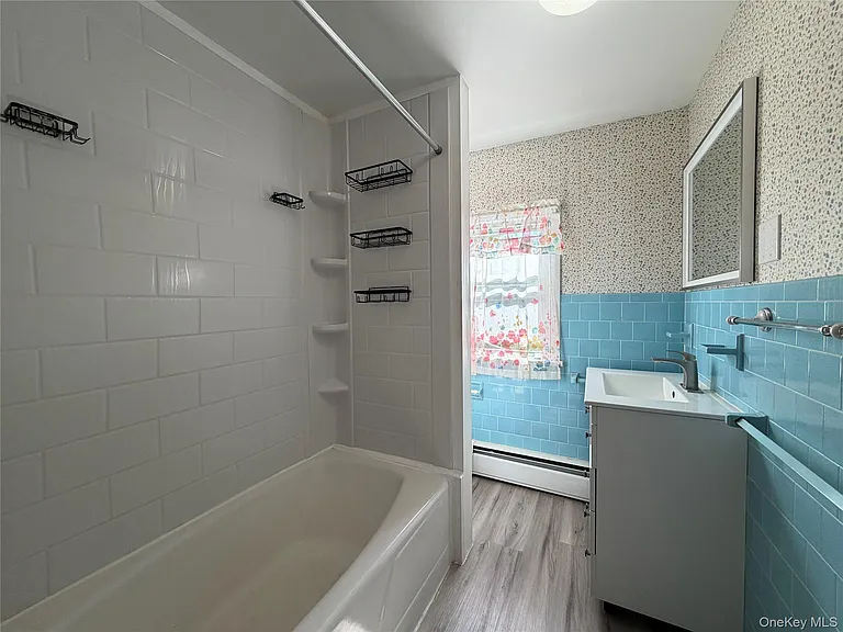 1390 Kings Hwy — Photo 17
