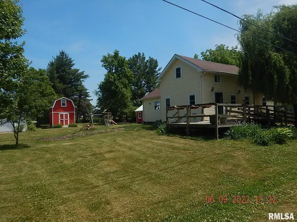 1209 Pleasant St, Hooppole, IL 61258
