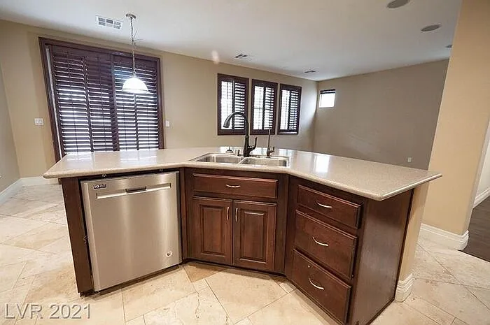 3373 Osiana Ave — Photo 10