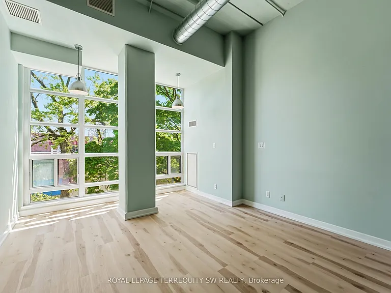 380 Macpherson Ave #324 — Photo 10