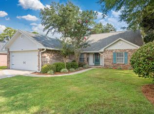 305 Parkwood Pl, Niceville, FL 32578