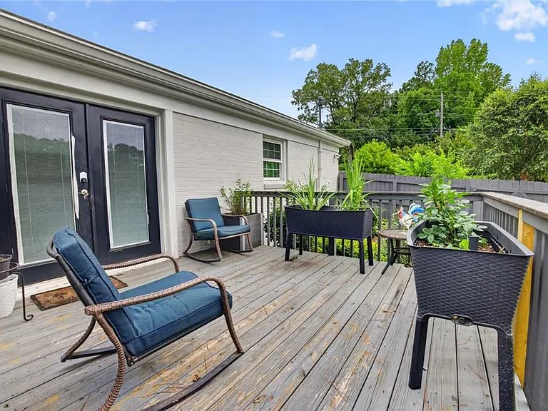 2982 Northbrook Dr — Photo 2