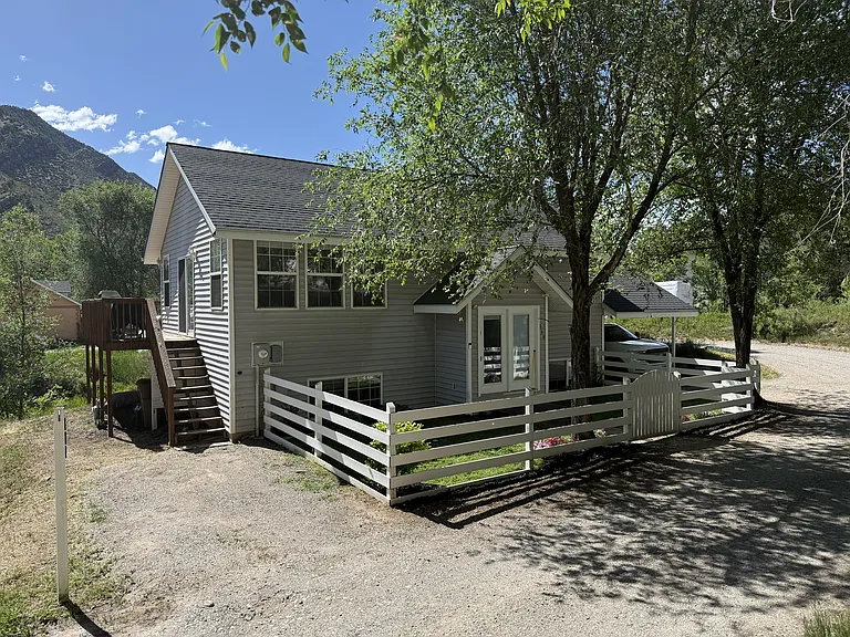 389 Grand Butte Ln — Photo 2