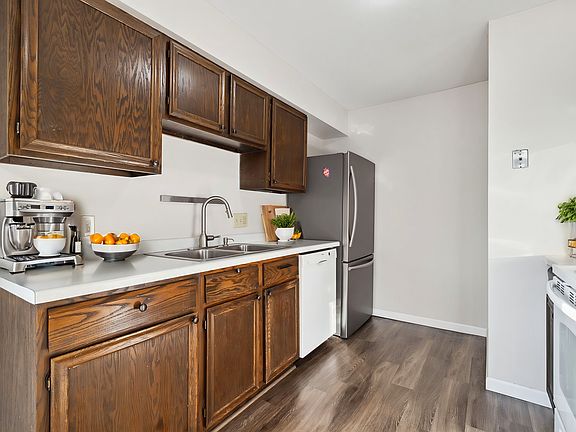 3rd image of 7646 Landau Dr