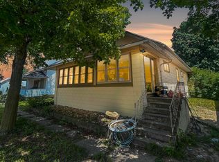 110 N Franklin St, Mentone, IN