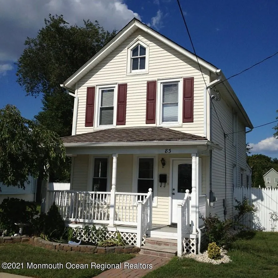 83 Manchester Ave photo 1