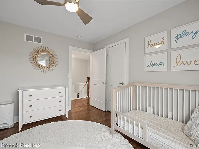 402 N Alexander Ave — Photo 18