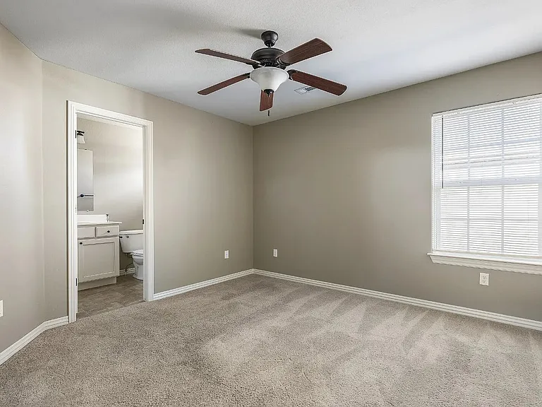537 N Keats Dr — Photo 10