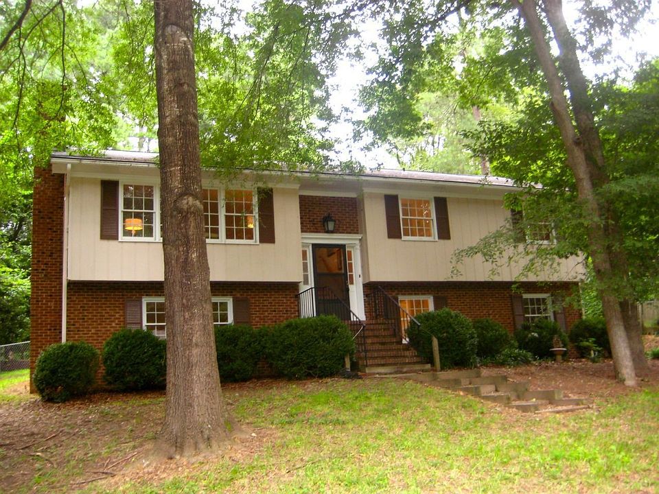 Traditional on wooded lot