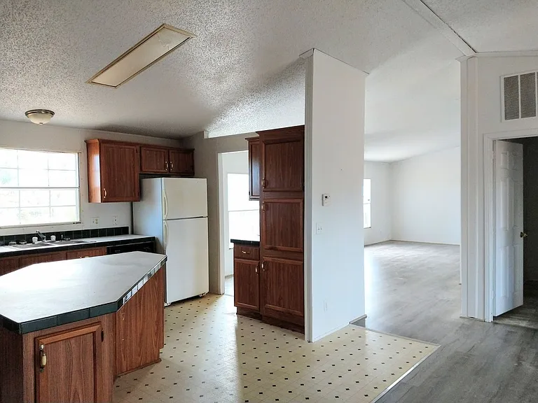 239 Castlebury Ln — Photo 6