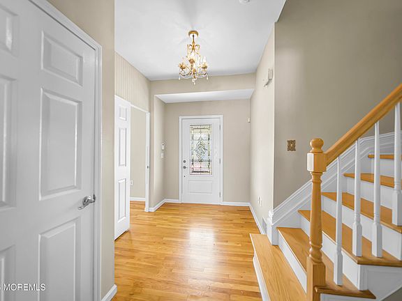 5th image of 607 Mcclellan Street