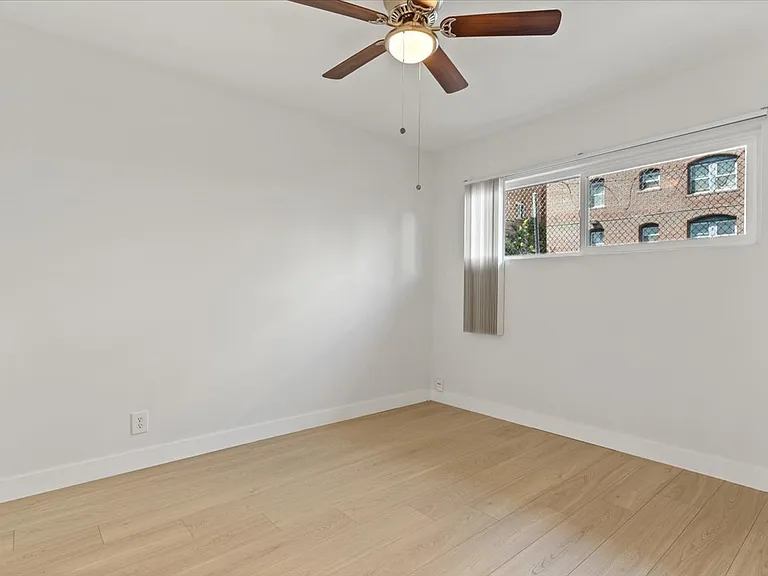 685 S Coronado St #207 — Photo 9