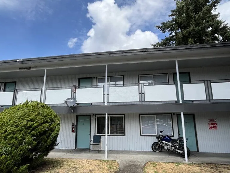 Twin Oaks Apartments — Photo 16