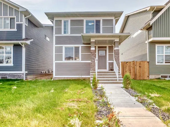 948 W Lakeview Dr, Chestermere, AB T1X 2N4
