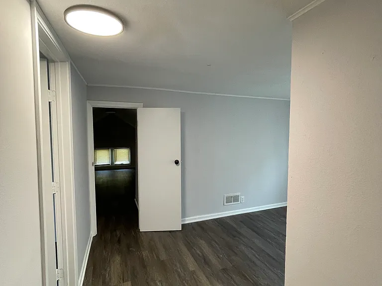 550 S Arlington Ave — Photo 10