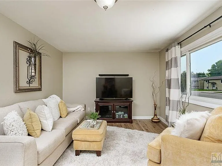 2631 Howard Ave — Photo 7