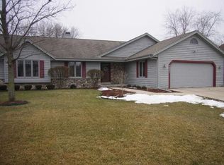 7221 W Pineberry Rdg, Franklin, WI 53132