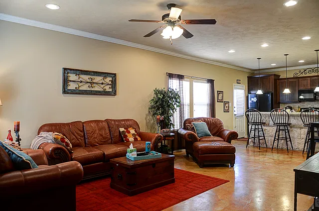 4 bed, 1762 sqft, $2,600 — Photo 3
