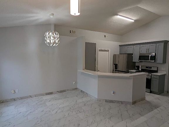 3rd image of 3048R Pineda Dr
