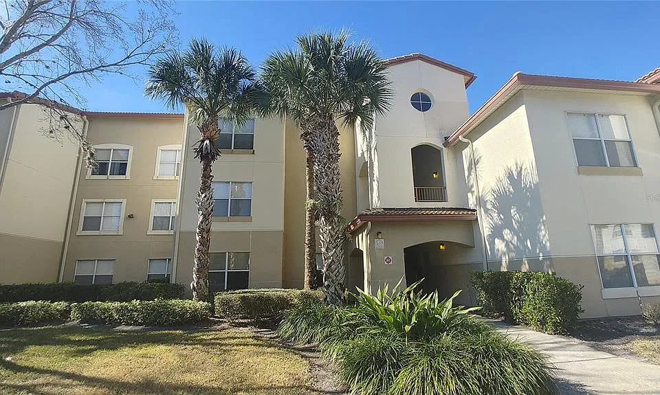 822 Camargo Way #210
