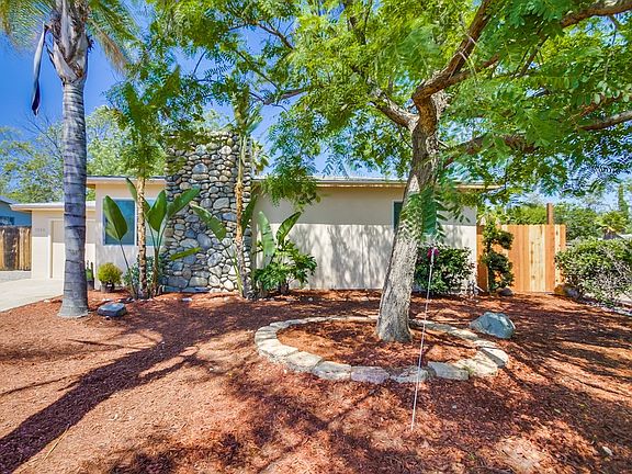 3rd image of 1004 S Citrus Ave