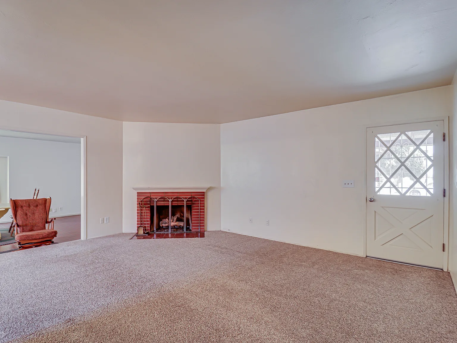 3 bed, 1.5 bath, 1200 sqft, $1,925 — Photo 4