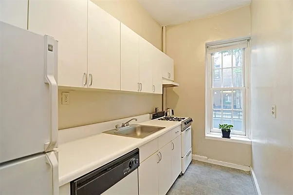 Sold by Citi Habitats | media 8