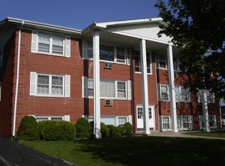 284 Woodstock Ave #2A, Clarendon Hills, IL 60514