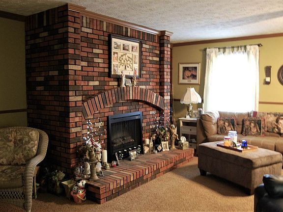 4th image of 125 Cottonwood Ln