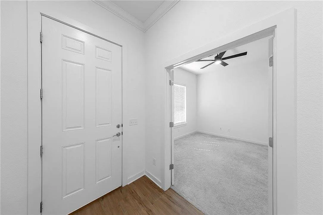 3 bed, 1983 sqft, $2,100 — Photo 2