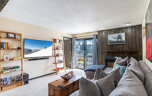 1040 Vail View Dr Photo 1