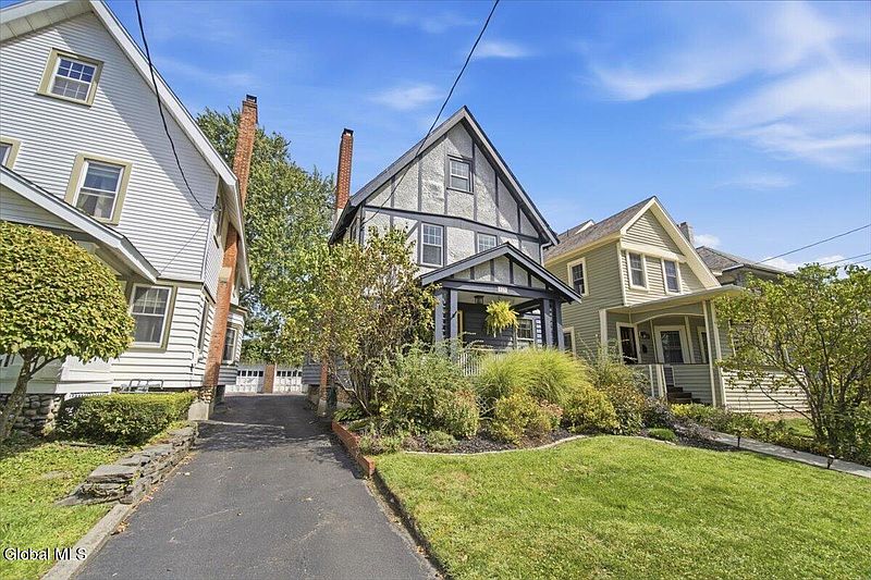 3rd image of 525 Mercer Street