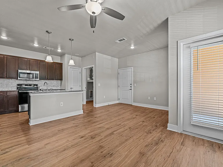 Pebble Brook Apartments — Photo 1