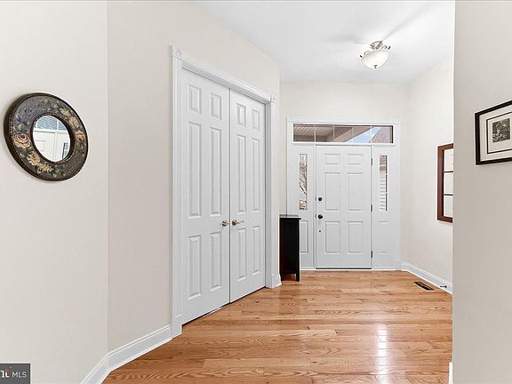 4th image of 42 Cassin Hill Rd