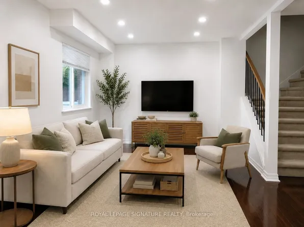 602 Gibney Cres, Newmarket, ON L3X 1Y3