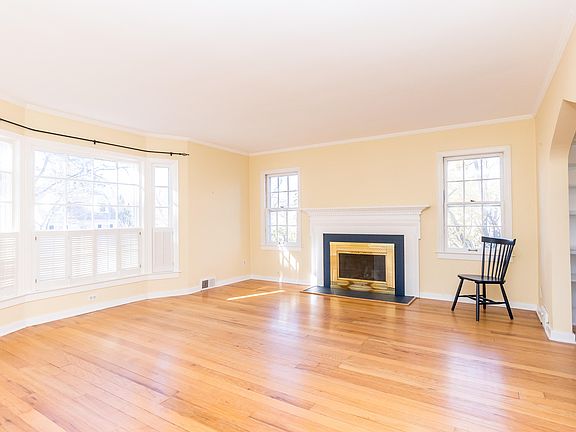 2nd image of 320 Westwood Ave