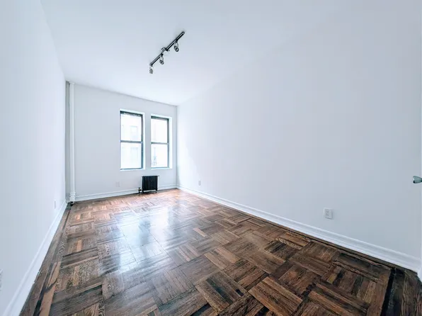 436 Eastern Parkway image 5 of 12