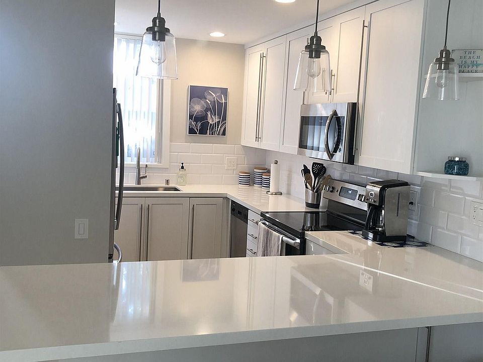 1st image of 2305 Camino Del Mar Unit C