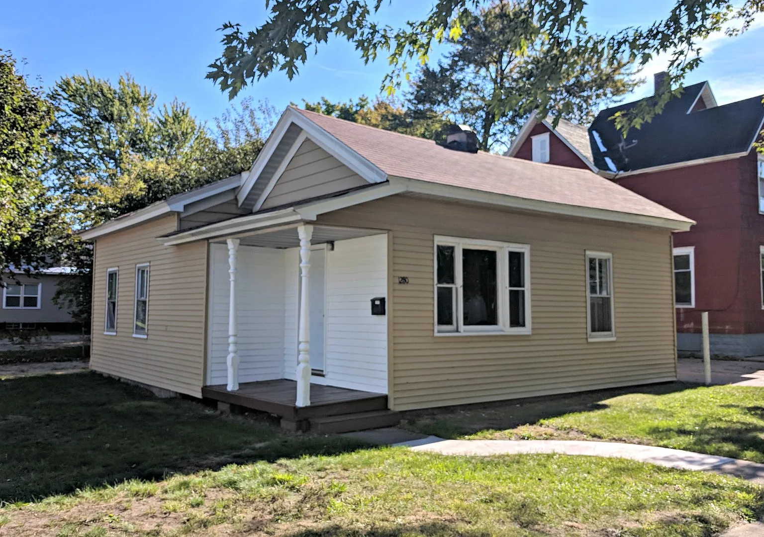 1230 Spring St- 3 bedroom house — Photo 1