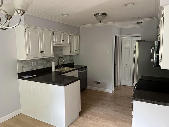 First Floor: Kitchen